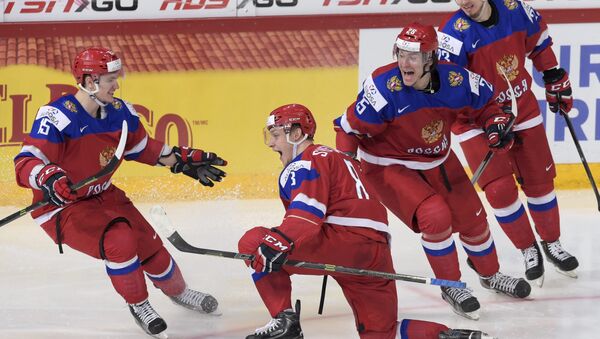 Игроки молодежной сборной России по хоккею в финальном матче чемпионата мира, 5 января 2016