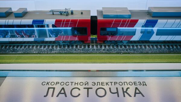 Макет скоростного электропоезда двойного питания Ласточка (Desiro Rus) в передвижном выставочно-лекционном комплексе РЖД в Иваново