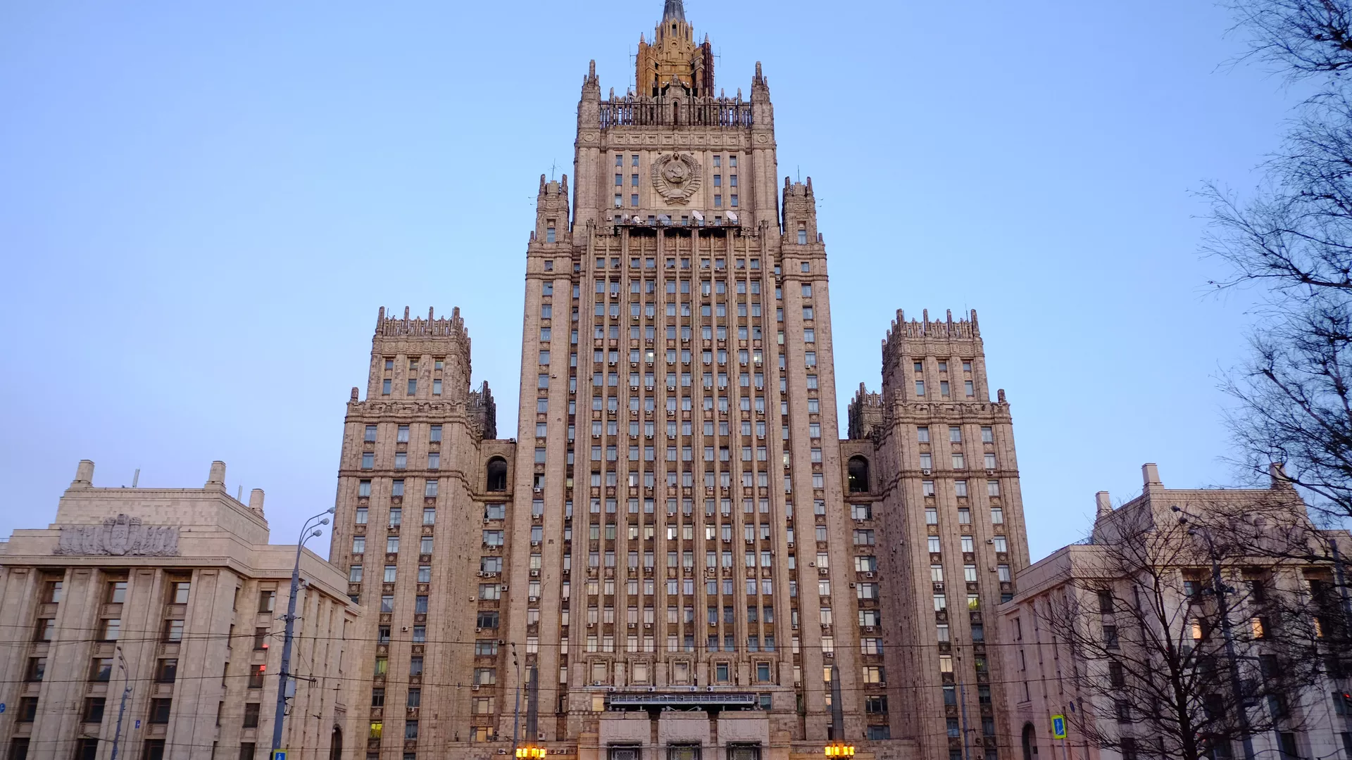 Το κτίριο του Υπουργείου Εξωτερικών της Ρωσικής Ομοσπονδίας στην πλατεία Smolenskaya-Sennaya στη Μόσχα - RIA Novosti, 1920, 24/02/2022