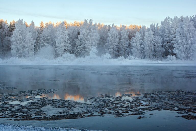 Река Шуя в морозный день