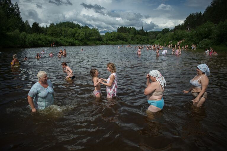 Работа лауреата конкурса Best of Russia-2015 Ильи Питалева Купание в реке Великой