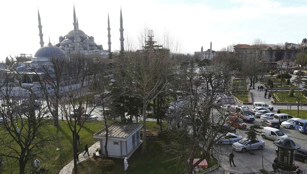 Полиция возле площади Султанахмет, где прогремел взрыв. Стамбул, Турия