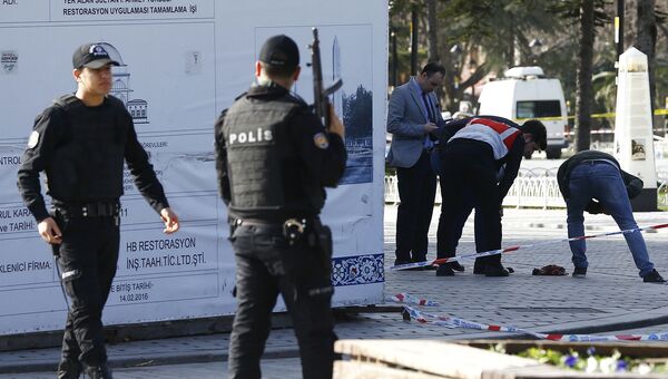 Полиция на месте взрыва в Стамбуле