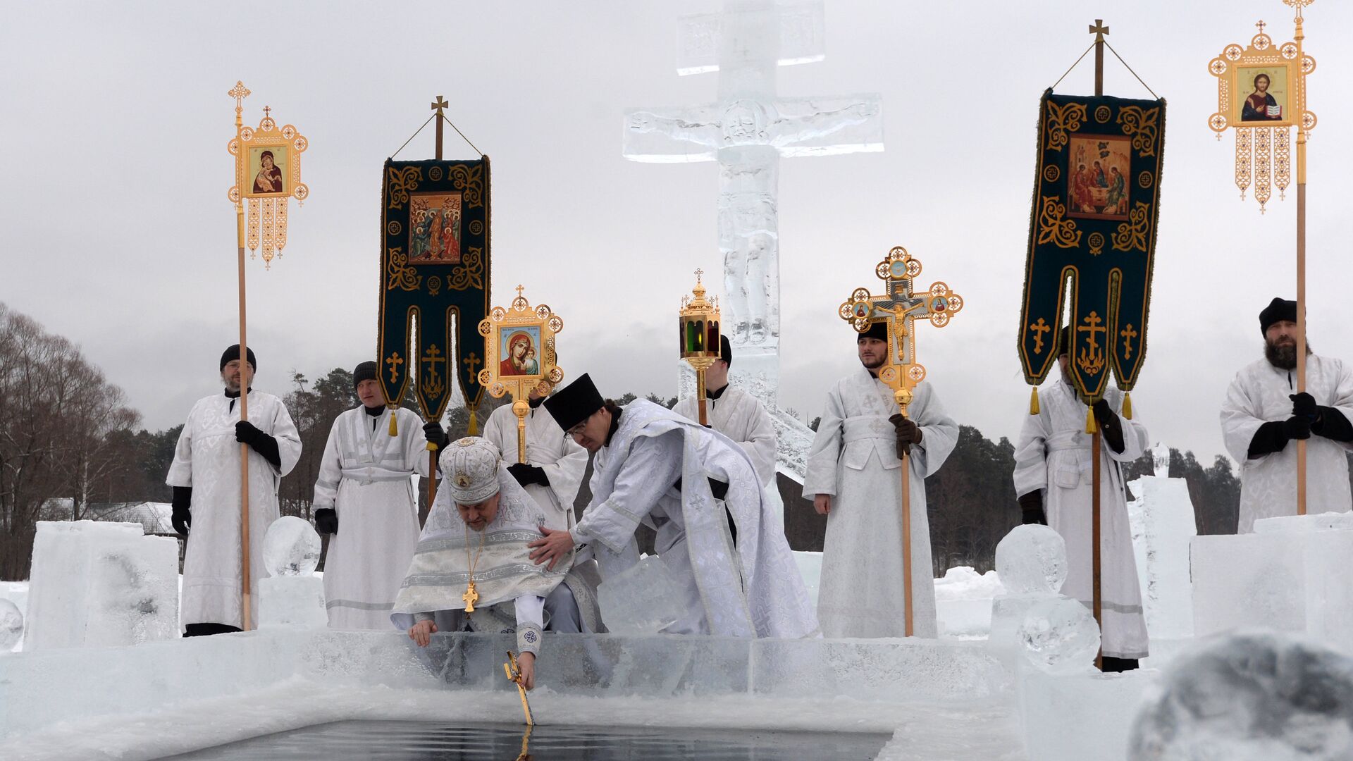 Церковные православные праздники в январе 2023 в России: календарь на месяц