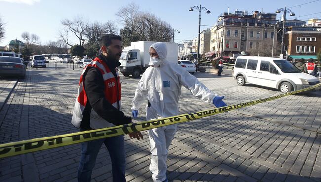 Полиция на месте взрыва в Стамбуле