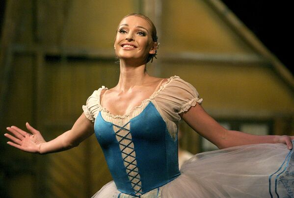 Балерина Анастасия Волочкова выступает в Санкт-Петербурге
