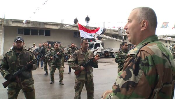 Муштра на плацу и концерт: как в Сирии готовят добровольцев для борьбы с ИГ