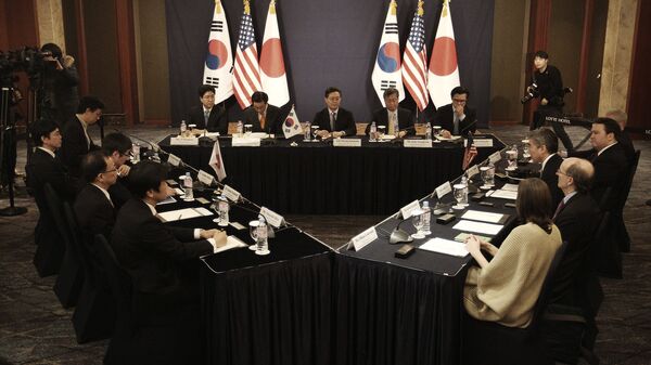 Трехсторонние переговоры представителей США, Японии и Южной Кореи