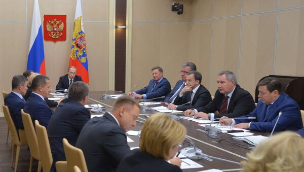 Президент РФ В. Путин провел совещание с членами правительства РФ. Архивное фото
