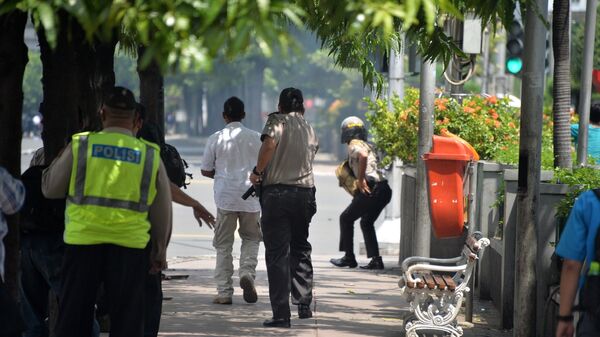 Индонезийские полицейские в Джакарте. 14 января 2016