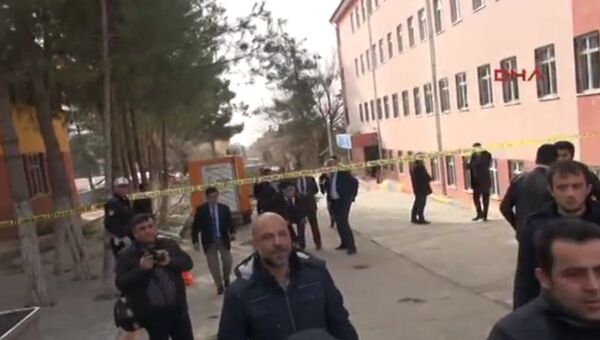 Кадры из района взрыва снарядов возле школы в Турции. ВИДЕО