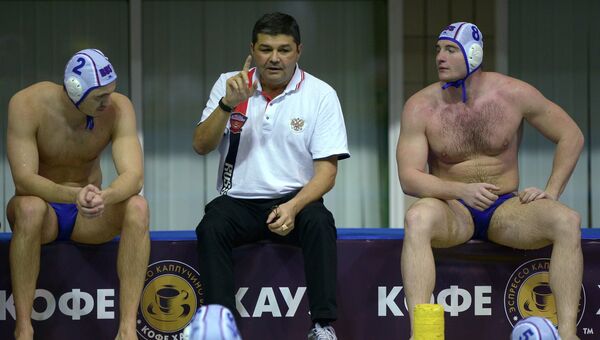 Эркин Шагаев (в центре) и ватерполисты сборной России