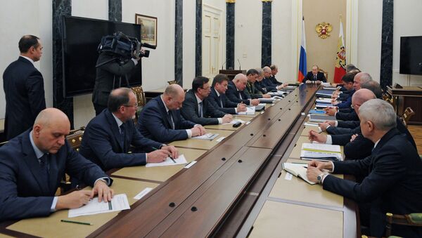 Президент России Владимир Путин проводит в Кремле совещание по вопросам развития Фонда перспективных исследований