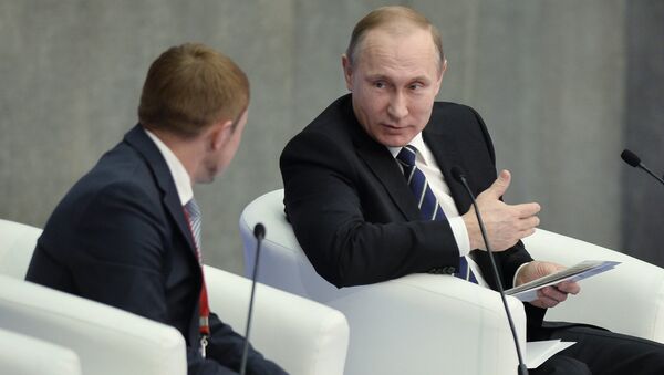 Президент РФ Владимир Путин на пленарном заседании всероссийского предпринимательского форума Малый бизнес – национальная идея?