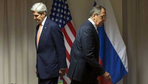 Министр иностранных дел России Сергей Лавров и госсекретарь США Джон Керри во время встречи в Швейцарии