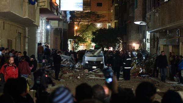 На месте взрыва бомбы в Каире