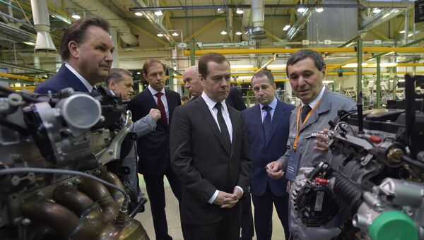 Дмирий Медведев во время посещения ОАО АвтоВАЗ в Тольятти