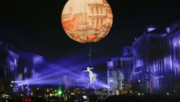 Гранд-шоу открытия карнавала в Венеции