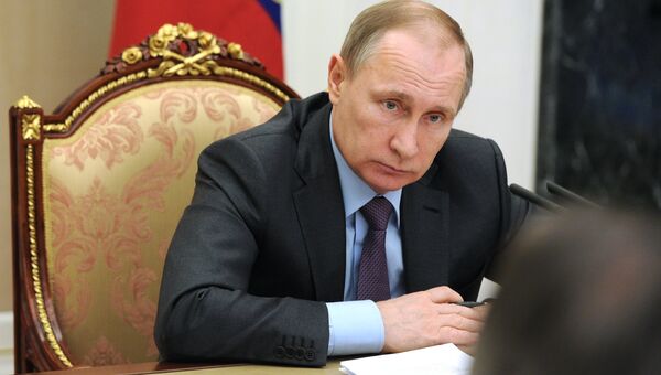 Президент России Владимир Путин проводит заседание. Архивное фото