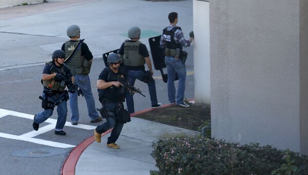 Полиция окружает медицинский центр ВМС США в городе Сан-Диего (штат Калифорния)