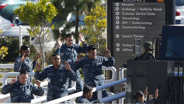 Освобожденный персонал медицинского центра ВМС США в городе Сан-Диего (штат Калифорния)