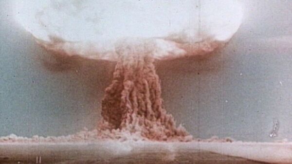 Взрыв первой советской водородной бомбы на Семипалатинском полигоне 12 августа 1953 года