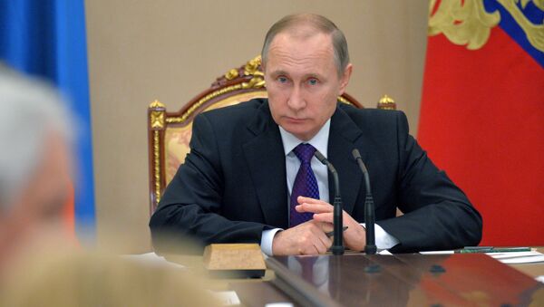 Президент РФ Владимир Путин проводит совещание. Архивное фото