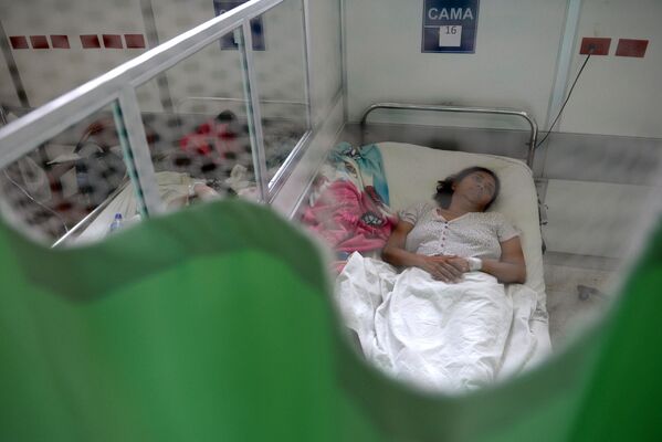 Пациентка с синдромом Гийена-Барре в больнице Сан-Сальвадора