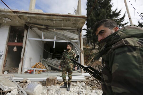 Бойцы Сирийской арабской армии (САА) в городе Рабия. Январь 2016
