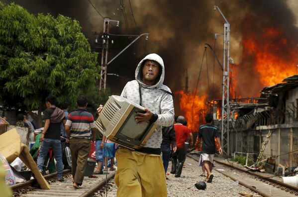 Пожар в трущобах Джакарты, Индонезия