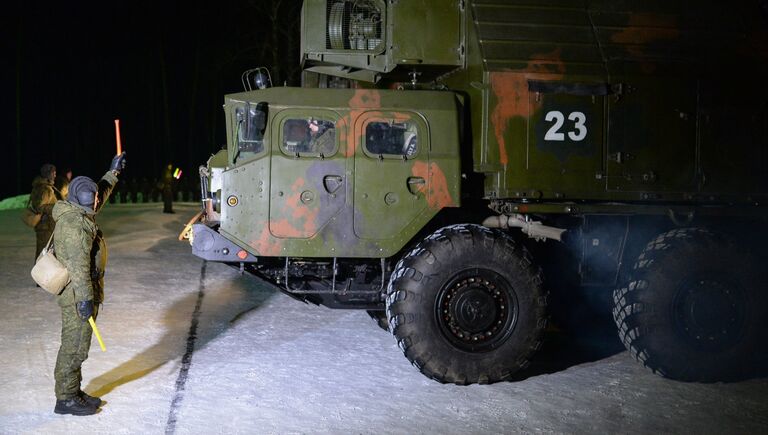 Машины обеспечения боевого дежурства перед маршем к месту учений