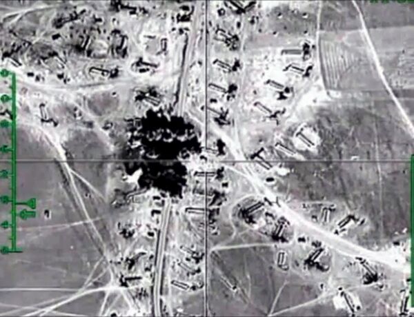 Уничтожение российской авиацией открытых нефтехранилищ ИГ (Исламское государство) в провинции Хама