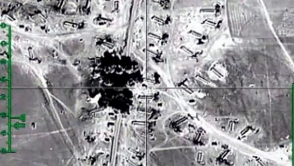 Уничтожение российской авиацией открытых нефтехранилищ ИГ в провинции Хама. Архивное фото