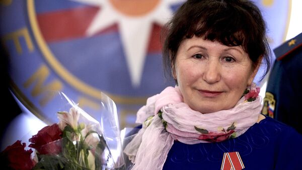Крановщицу из Санкт Петербурга наградили медалью За отвагу на пожаре