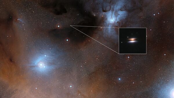 Летающая тарелка в созвездии Змееносца, звезда 2MASS J16281370-2431391
