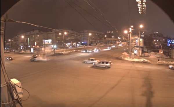 Авария с участием самого дорогого автомобиля в Челябинске. ВИДЕО