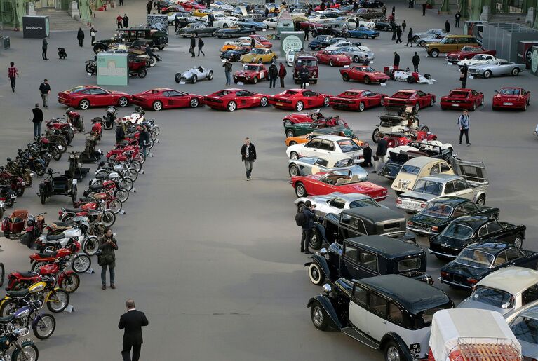 Выставка ретро автомобилей (Retromobile) в Париже. Февраль 2016