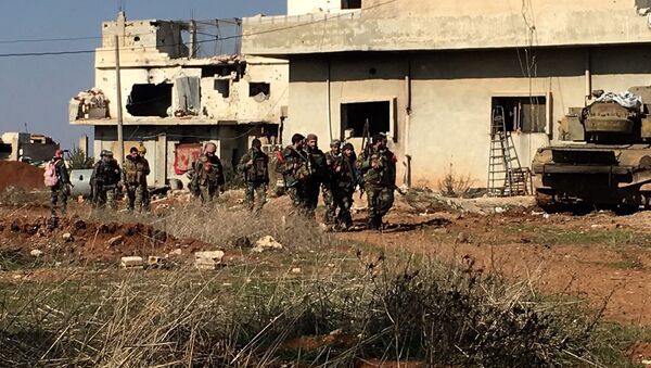 Солдаты сирийской армии, начавшей штурм населенного пункта Осман в провинции Дераа. Архивное фото