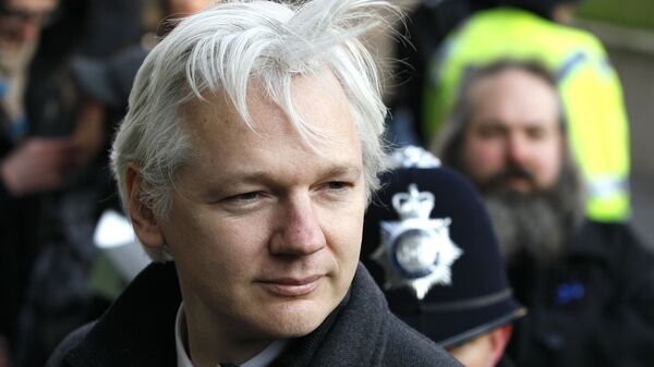 Австралийский интернет-журналист и телеведущий, основатель WikiLeaks Джулиан Ассанж . Архивное фото