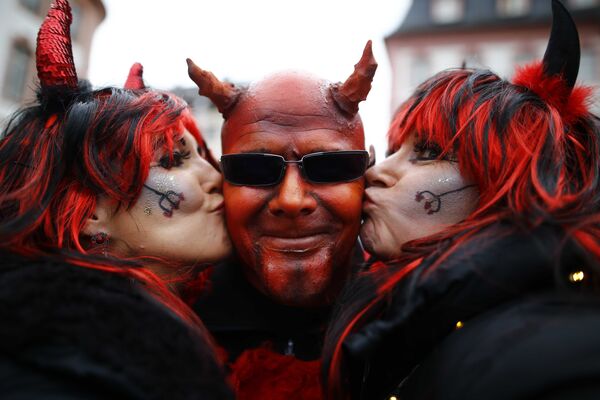 Участники карнавала в Майнце, Германия