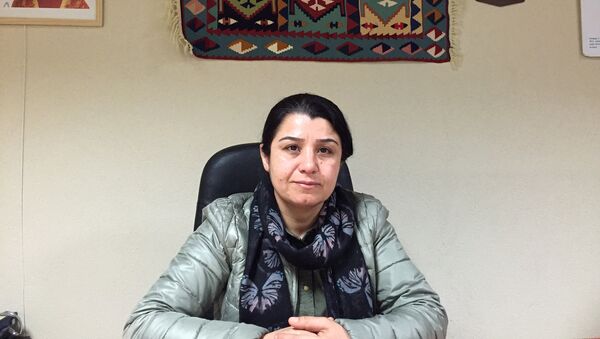 Несрин Абдулла в Курдском культурном центре Парижа
