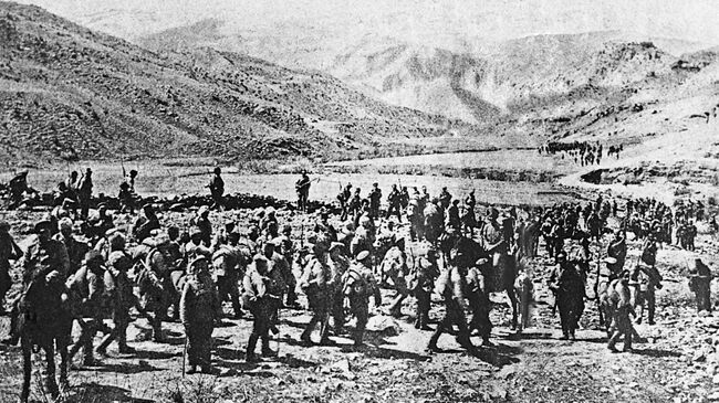 Русская армия вступает в город Трапезунд на территории турецкой Армении. 1916 г