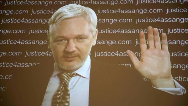 Основатель WikiLeaks Джулиан Ассанж во время видео-конференции. 5 февраля 2016