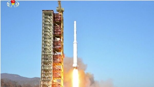 Запуск баллистической ракеты с космодрома Сохэ в КНДР, 7 февраля 2016