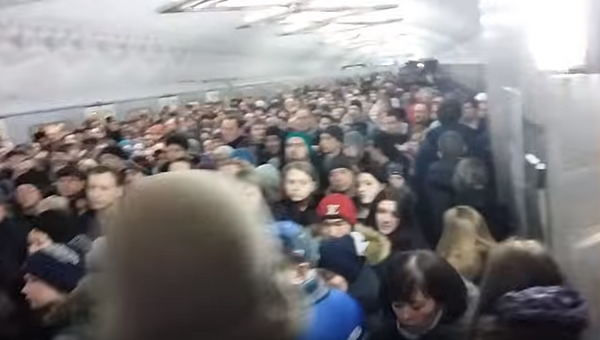 В сети появилось видео давки на станции метро Тульская. Архивное фото
