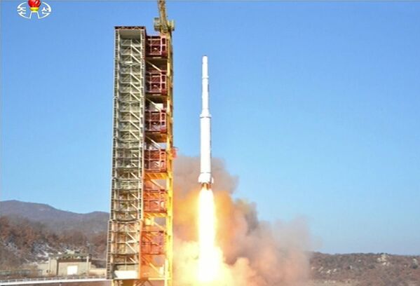 КНДР запустила ракету Кванмэнсон (Яркая звезда)