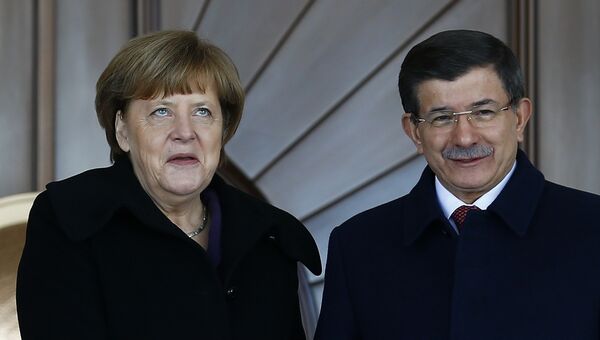 Канцлер Германии Ангела Меркель и премьер-министр Турции Ахмет Давутоглу во время встречи в Анкаре, Турция. Февраль 2016