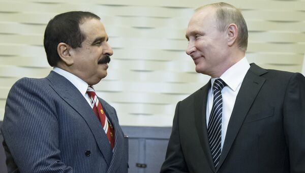 Президент России Владимир Путин во время переговоров с королем Бахрейна Хамадом бен Исой Аль Халифой. Архивное фото