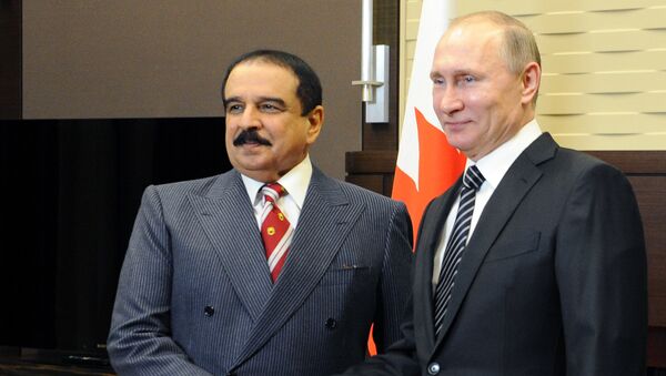 Президент России Владимир Путин и король Бахрейна Хамад бен Иса аль-Халифа во время встречи в резиденции Бочаров ручей