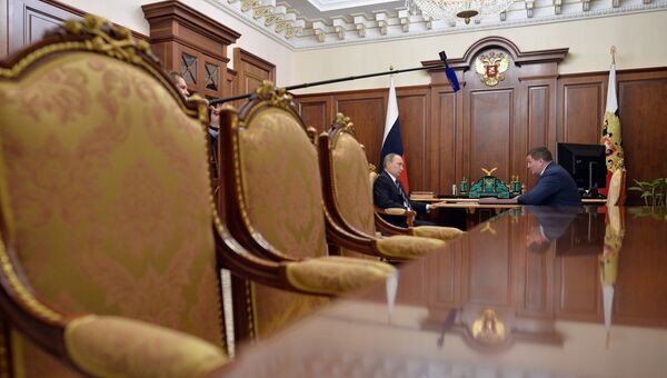 Рабочая встреча президента РФ В.Путина с губернатором Волгоградской области А. Бочаровым